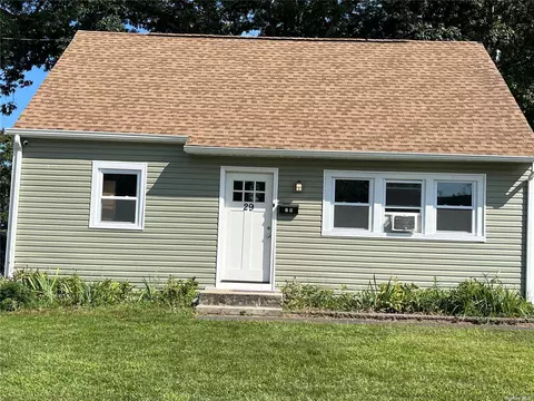 29 State Ave, Wyandanch, NY 11798