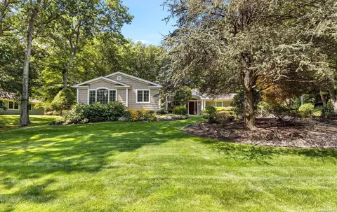 15 Northcote Dr, Melville, NY 11747