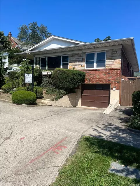 87-91 193rd St, Holliswood, NY 11423