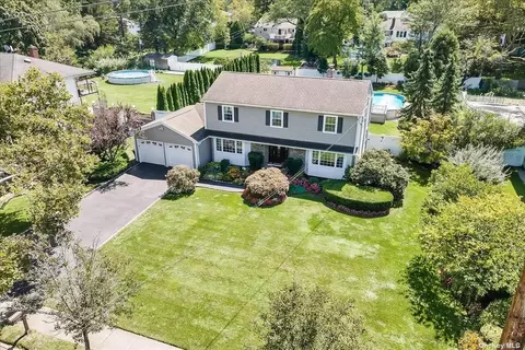 210 Clay Pitts Rd, East Northport, NY 11731