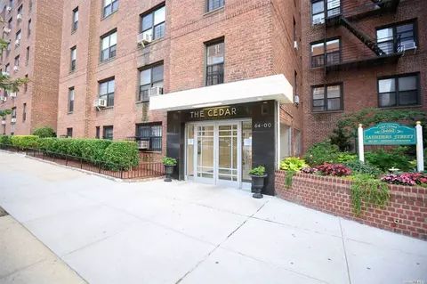 64-00 Saunders St #6G, Rego Park, NY 11374