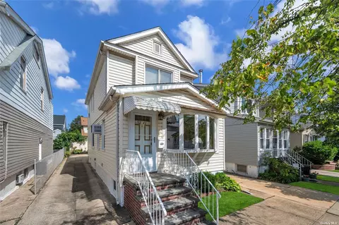 92-43 246th St, Floral Park, NY 11001