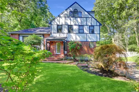 28 Glenridge Ave, Stony Brook, NY 11790