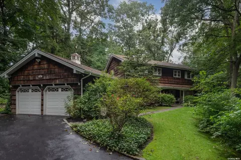 15 Gorham Ln, Dix Hills, NY 11746