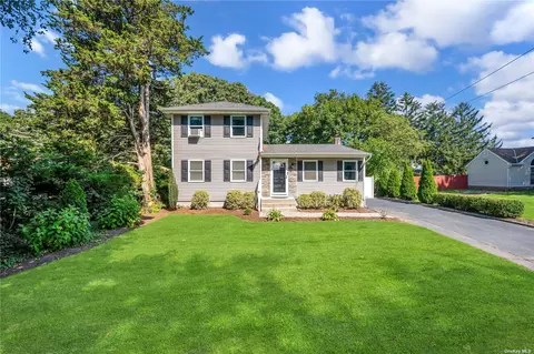 21 Whitman Ave, Port Jefferson Station, NY 11776