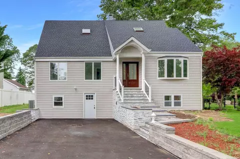 110 Sheppard Ln, Smithtown, NY 11787
