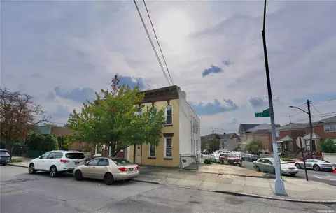 55-36 66th St, Maspeth, NY 11378