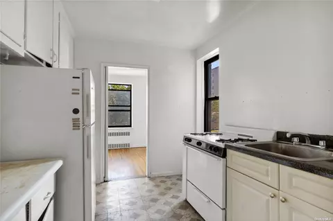 123-35 82nd Rd #3R, Kew Gardens, NY 11415
