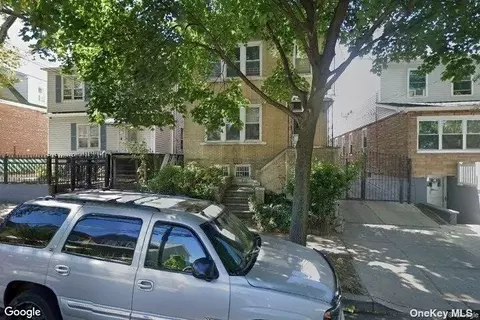 50-40 96th St, Flushing, NY 11368