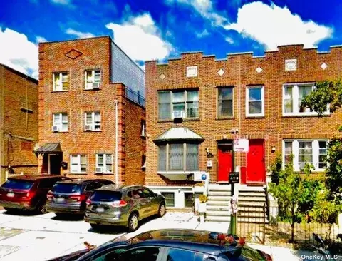 58-51 44th Ave, Woodside, NY 11377