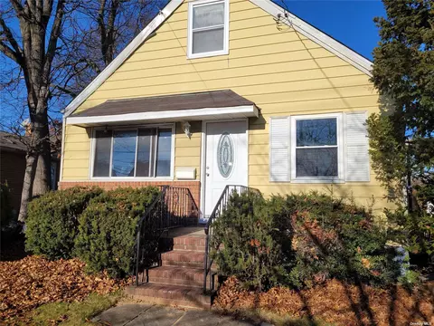 131 Copiague St, Valley Stream, NY 11580