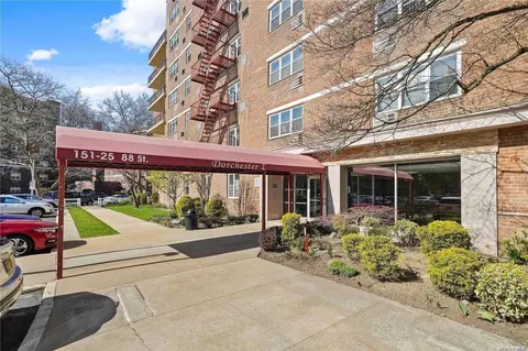 151-25 88 St #4E, Howard Beach, NY 11414