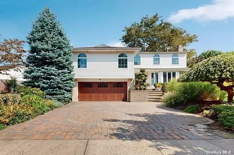 1435 Sherwood Dr, East Meadow, NY 11554