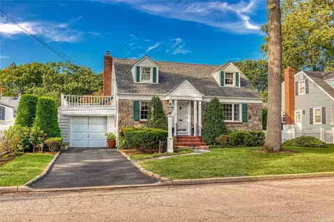 2265 Locust St, Merrick, NY 11566
