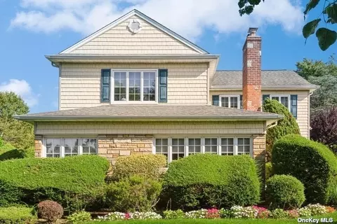 15 Somerset Ave, Garden City, NY 11530