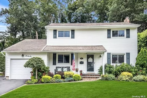 46 Somerset Dr, Commack, NY 11725