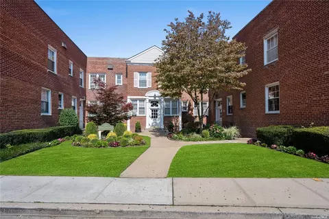 70 S Park Ave #203, Rockville Centre, NY 11570