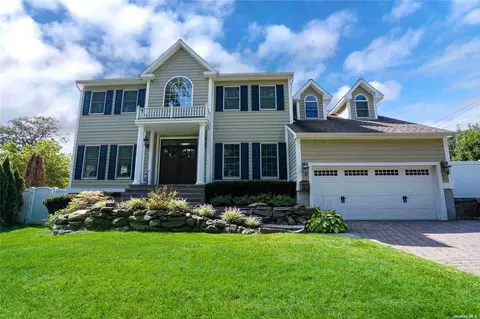 25 Baldwin Ave, Locust Valley, NY 11560