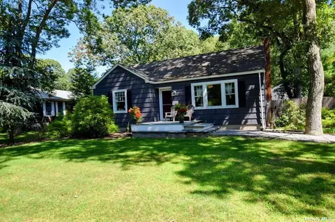 121 Hewlett Ave, Patchogue, NY 11772