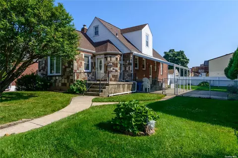 306 Emory Rd, Mineola, NY 11501