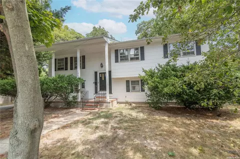 127 Atlantic Ave, Blue Point, NY 11715