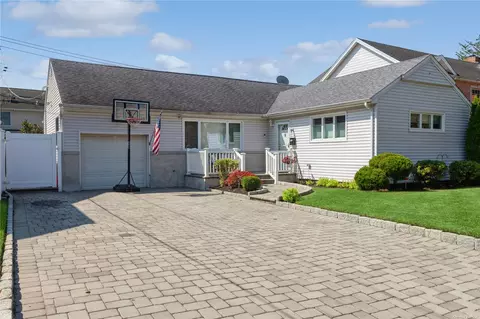 745 Cornell Rd, Franklin Square, NY 11010