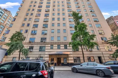 200 W 20th St #401, New York, NY 10011