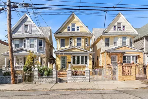 105-28 133rd St, Richmond Hill South, NY 11419