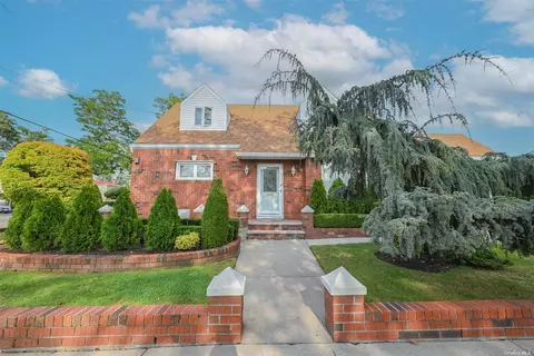 158-05 83rd St, Howard Beach, NY 11414