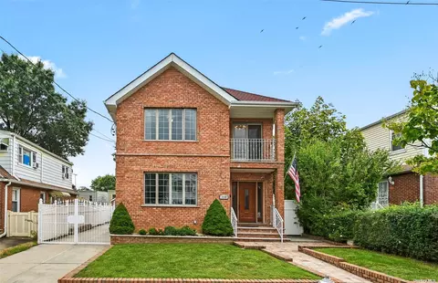 33-20 205th St, Bayside, NY 11361