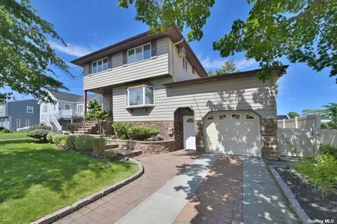 17 Irving Rd, Amity Harbor, NY 11701