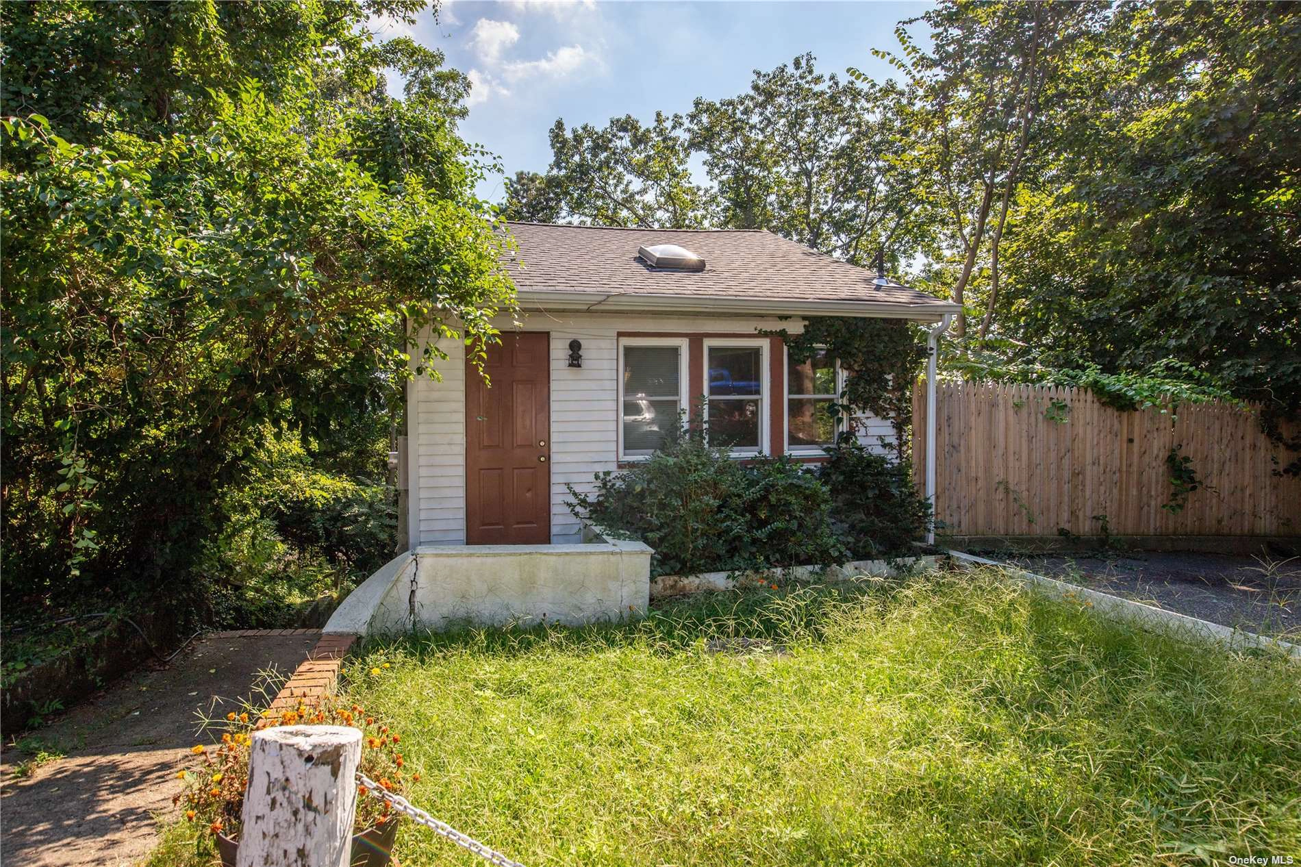 52 Clubhouse Dr  