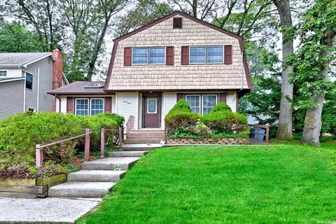 28 Upland Dr, East Northport, NY 11731
