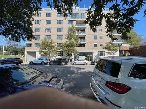 132-29 Blossom Ave #2D, Flushing, NY 11355