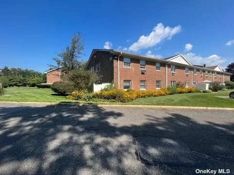 460 Old Town Rd #2N, Port Jefferson Station, NY 11776