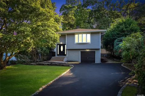 38 Trescott St, Dix Hills, NY 11746