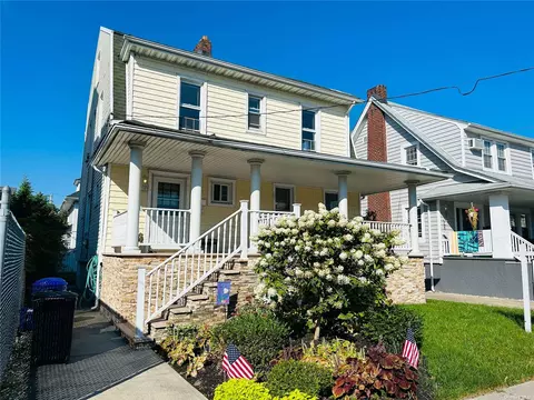 409 Beach 130th St, Belle Harbor, NY 11694