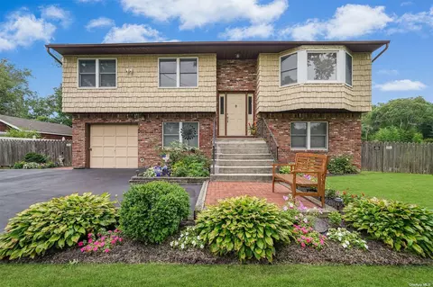 193 Beech St, Islip, NY 11751