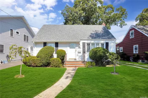 202 Elsie Ave, Merrick, NY 11566