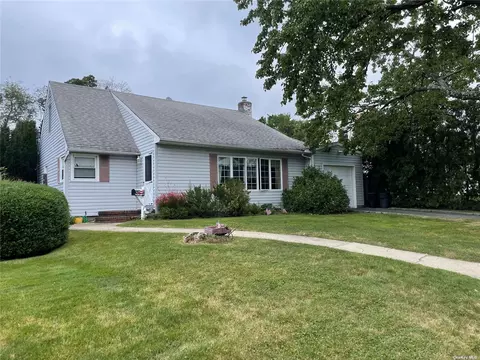 11 Winthrop Ave, Syosset, NY 11791