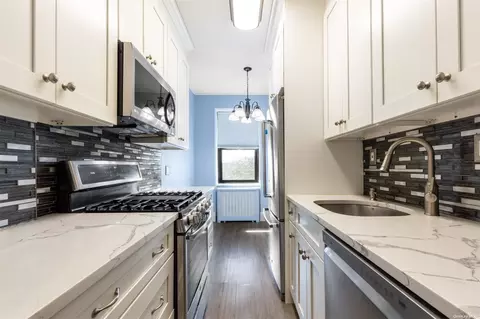 141 Wyckoff Pl #6D, Woodmere, NY 11598