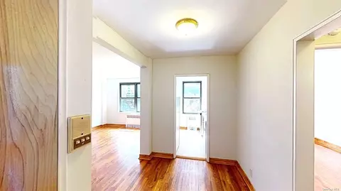 52-25 39 Rd #2B, Woodside, NY 11377