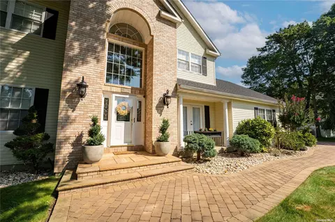 1 Waverly, Coram, NY 11727