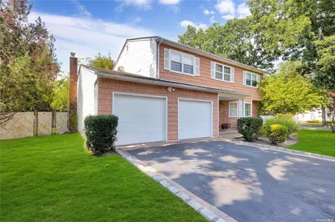 10 Roosevelt Ave, Greenlawn, NY 11740