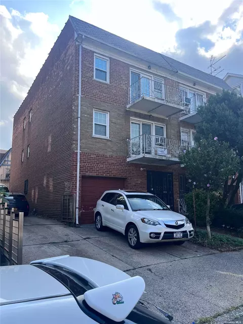 41-23 75th St #2, Elmhurst, NY 11373