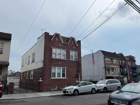 103-3034 52nd Ave, Corona, NY 11368