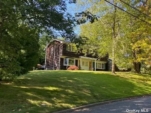 56 Balsam Dr, Dix Hills, NY 11746