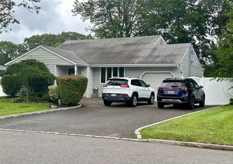 1 Mallard Ave, Selden, NY 11784