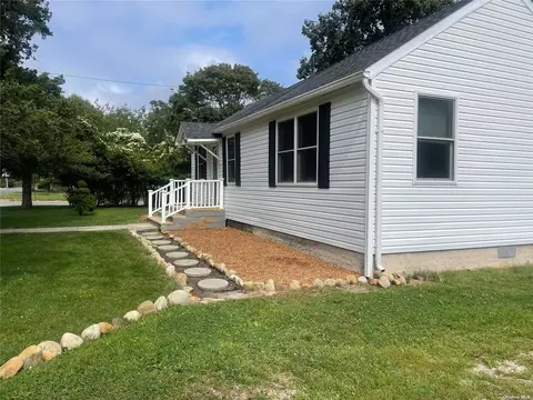 85 Huntington Dr, Mastic Beach, NY 11951 photo 1