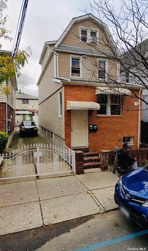 34-70 112th St, Corona, NY 11368